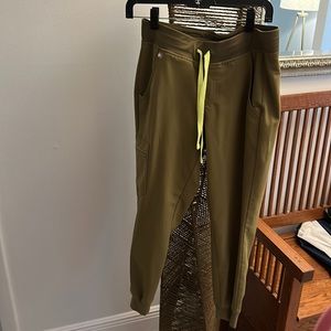 FIGS Joggers.  Worn a few times.  I just don’t like the style on me.